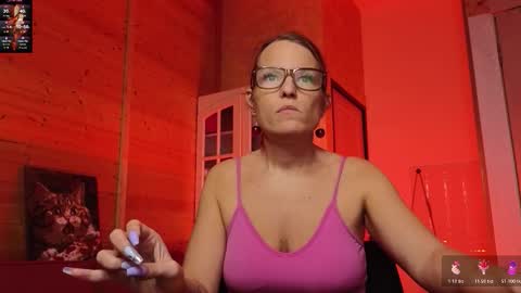 Lady online show from March 2026 06:59:01 PM