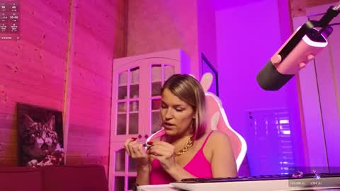 Lady online show from April 2026 05:52:01 PM