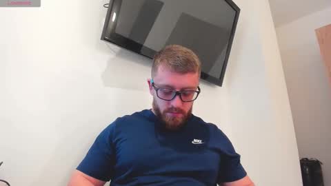 Snapshot of findomguyxxx chatting on February 2026 09:48:02 PM FindomGuyXXX online show from February 2026 09:48:02 PM