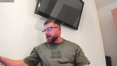 Snapshot of findomguyxxx chatting on February 2026 12:19:02 AM FindomGuyXXX online show from February 2026 12:19:02 AM