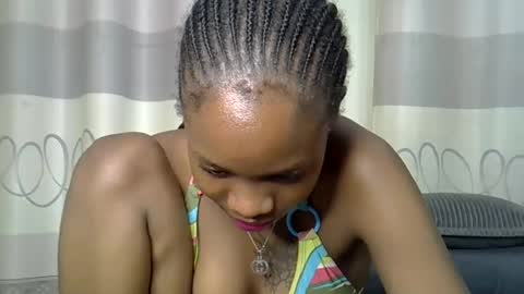 Snapshot of fine_queen12 chatting on December 2024 06:03:02 AM fine_queen12 online show from December 2024 06:03:02 AM