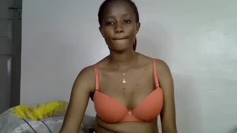 Snapshot of fine_slim chatting on September 2025 04:19:02 PM slimmie online show from September 2025 04:19:02 PM
