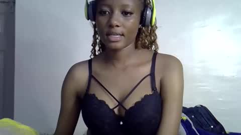 Snapshot of fine_slim chatting on November 2025 09:42:02 AM slimmie online show from November 2025 09:42:02 AM