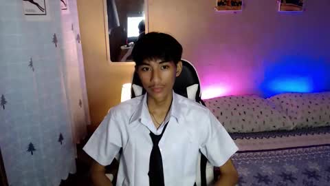 Snapshot of fineboii_rey18 chatting on September 2025 12:40:01 PM fineboii_rey18 online show from September 2025 12:40:01 PM
