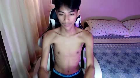 Snapshot of fineboii_rey18 chatting on December 2025 01:05:02 PM fineboii_rey18 online show from December 2025 01:05:02 PM
