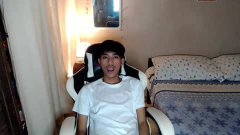 Snapshot of fineboii_rey18 chatting on February 2026 08:35:02 AM fineboii_rey18 online show from February 2026 08:35:02 AM