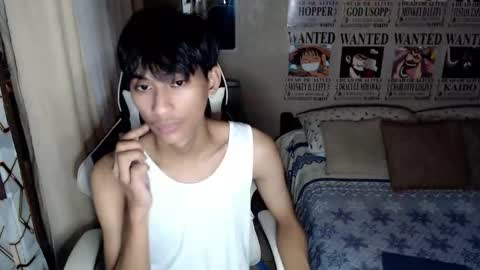 Snapshot of fineboii_rey18 chatting on April 2026 08:17:01 AM fineboii_rey18 online show from April 2026 08:17:01 AM
