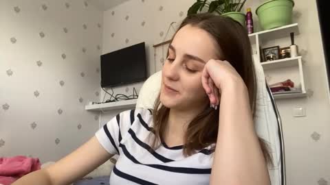 Keite wanna play  Meow online show from December 2025 10:08:02 AM