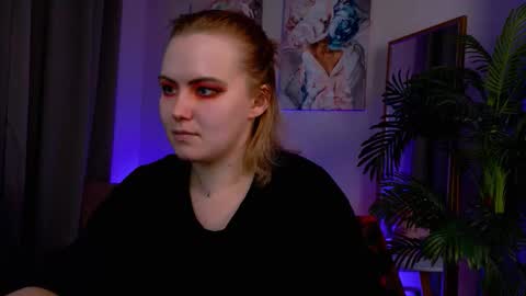 Fiona online show from March 2026 02:04:02 AM