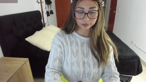 Snapshot of fiore_sanz chatting on January 2025 12:53:02 AM online show from January 2025 12:53:02 AM