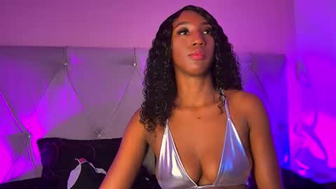 Fiorela Lenin  online show from February 2025 07:17:02 PM