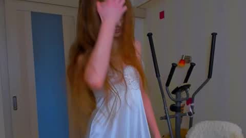 fire_luna online show from February 2026 05:45:01 AM