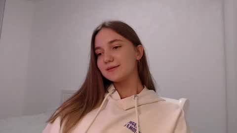 fireflies_fly_ online show from September 2025 07:46:01 PM