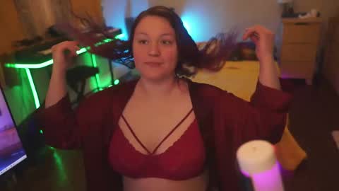 Snapshot of fireproofcuriousity chatting on November 2025 04:43:02 AM Lio Roxy online show from November 2025 04:43:02 AM