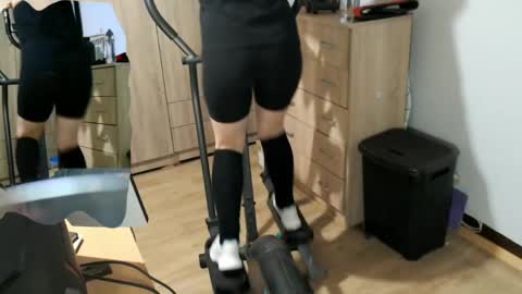 FitAura online show from April 2026 04:27:01 AM