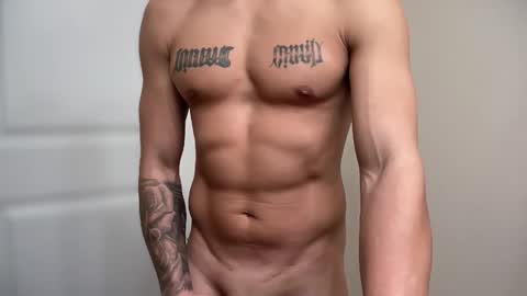 Snapshot of fithornyandtatted chatting on December 2025 09:09:02 PM fithornyandtatted online show from December 2025 09:09:02 PM