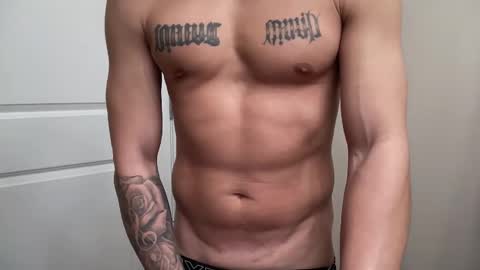 Snapshot of fithornyandtatted chatting on January 2026 10:22:02 PM fithornyandtatted online show from January 2026 10:22:02 PM