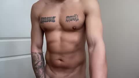 Snapshot of fithornyandtatted chatting on January 2026 04:34:01 PM fithornyandtatted online show from January 2026 04:34:01 PM