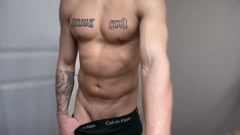 Snapshot of fithornyandtatted chatting on February 2026 05:08:01 PM fithornyandtatted online show from February 2026 05:08:01 PM