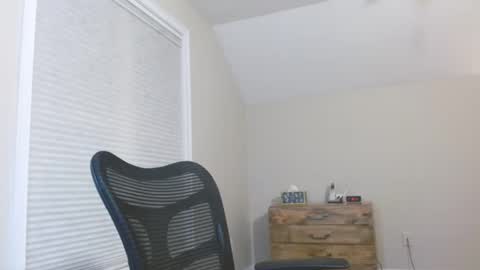 Snapshot of fitman999 chatting on March 2025 12:18:01 AM Jon online show from March 2025 12:18:01 AM