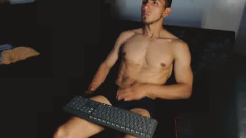 Snapshot of fitnescalientes chatting on January 2025 02:35:02 AM fitnescalientes online show from January 2025 02:35:02 AM