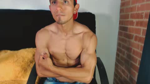 Snapshot of fitnescalientes chatting on February 2025 02:44:02 AM fitnescalientes online show from February 2025 02:44:02 AM