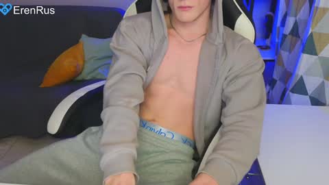 Eren.  online show from December 2024 09:35:01 PM