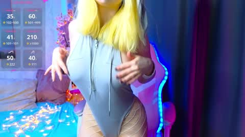 Sophie online show from February 2025 04:03:02 AM