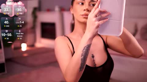 Snapshot of flirty_fawn chatting on November 2025 01:38:01 AM Ana online show from November 2025 01:38:01 AM