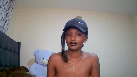 Snapshot of flirtyy_sheery chatting on December 2024 02:48:02 AM sheery online show from December 2024 02:48:02 AM