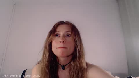 flor3citarockera online show from November 2025 12:02:01 AM