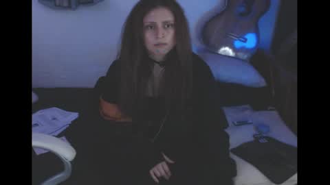 flor3citarockera online show from April 2026 06:03:02 PM