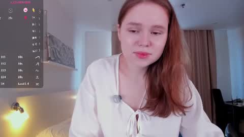 Snapshot of flora_fiore chatting on June 2026 06:27:02 AM Hayley I WILL COME BACK ON MAY 27TH 6pm UTC online show from June 2026 06:27:02 AM