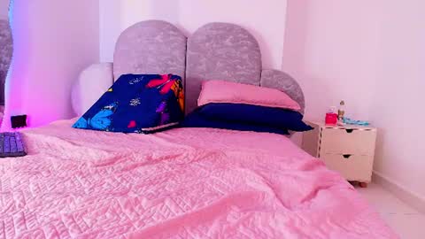 Flordecayena  online show from June 2026 03:15:02 AM
