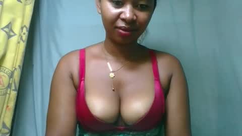 Snapshot of florencia011 chatting on April 2026 12:27:01 AM florencia011 online show from April 2026 12:27:01 AM