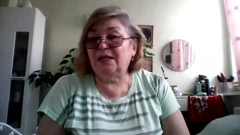 Snapshot of flowerlover8 chatting on February 2025 09:24:01 AM Flowerlower online show from February 2025 09:24:01 AM