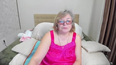 Snapshot of flowerlover8 chatting on February 2025 04:01:01 AM Flowerlower online show from February 2025 04:01:01 AM