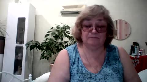 Snapshot of flowerlover8 chatting on February 2025 07:59:01 PM Flowerlower online show from February 2025 07:59:01 PM