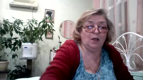 Snapshot of flowerlover8 chatting on February 2025 05:50:02 PM Flowerlower online show from February 2025 05:50:02 PM