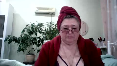 Snapshot of flowerlover8 chatting on February 2025 02:31:01 AM Flowerlower online show from February 2025 02:31:01 AM