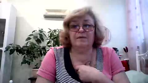 Snapshot of flowerlover8 chatting on February 2025 05:37:02 AM Flowerlower online show from February 2025 05:37:02 AM