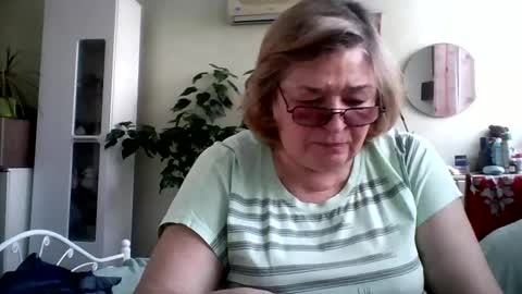 Snapshot of flowerlover8 chatting on February 2025 12:38:02 PM Flowerlower online show from February 2025 12:38:02 PM