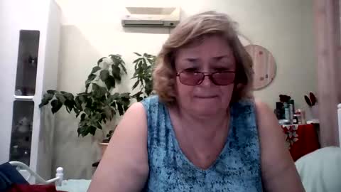 Snapshot of flowerlover8 chatting on February 2025 05:38:02 PM Flowerlower online show from February 2025 05:38:02 PM