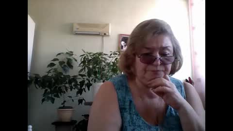 Snapshot of flowerlover8 chatting on February 2025 08:17:02 AM Flowerlower online show from February 2025 08:17:02 AM