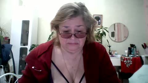 Snapshot of flowerlover8 chatting on February 2025 03:24:01 AM Flowerlower online show from February 2025 03:24:01 AM