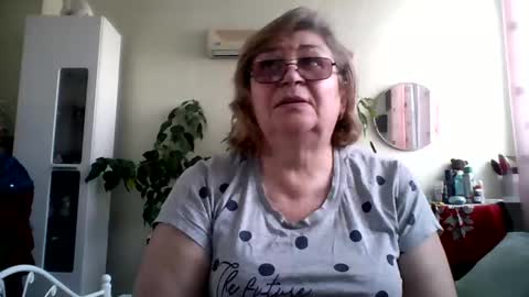 Snapshot of flowerlover8 chatting on February 2025 06:28:01 AM Flowerlower online show from February 2025 06:28:01 AM