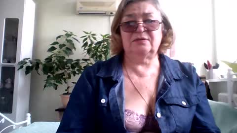 Snapshot of flowerlover8 chatting on February 2025 08:50:02 AM Flowerlower online show from February 2025 08:50:02 AM