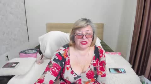 Snapshot of flowerlover8 chatting on March 2025 07:10:01 AM Flowerlower online show from March 2025 07:10:01 AM