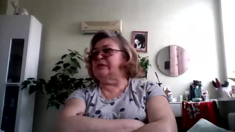 Snapshot of flowerlover8 chatting on March 2025 12:27:02 PM Flowerlower online show from March 2025 12:27:02 PM