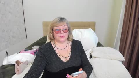 Snapshot of flowerlover8 chatting on March 2025 02:40:01 PM Flowerlower online show from March 2025 02:40:01 PM